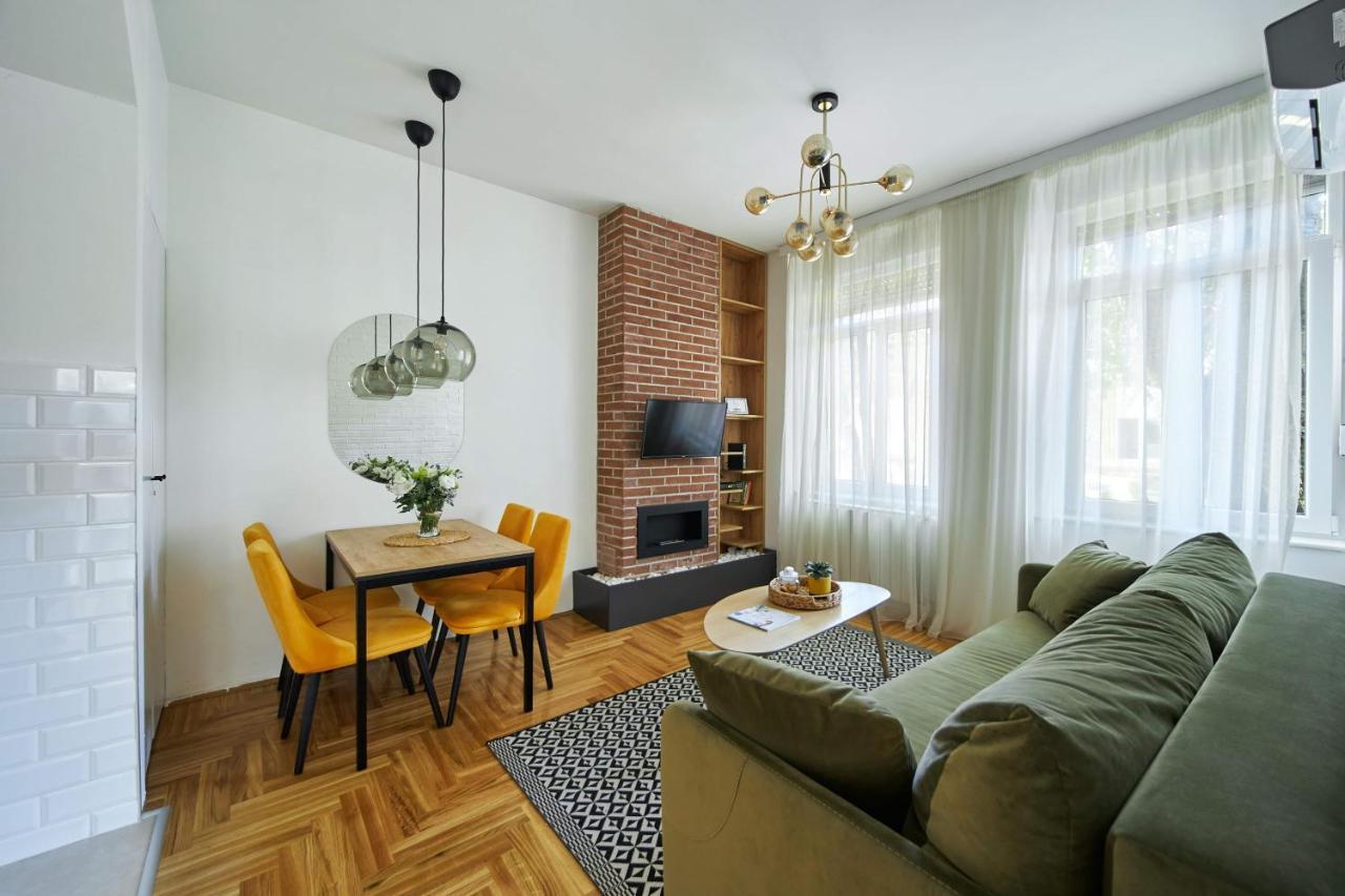 Modern Living Apt - Emberly - Private Parking Novi Sad Exterior photo