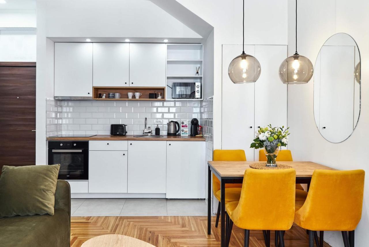 Modern Living Apt - Emberly - Private Parking Novi Sad Exterior photo